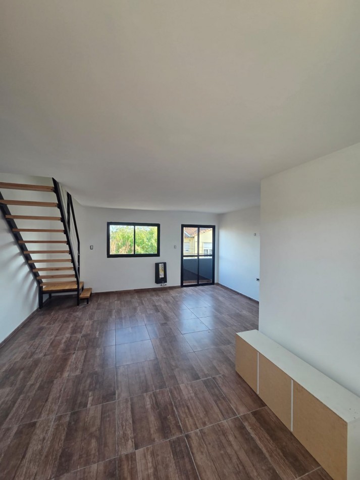 PH EN VENTA. 3 AMBIENTES A ESTRENAR. PRIMER PISO POR ESCALERA. DON BOSCO
