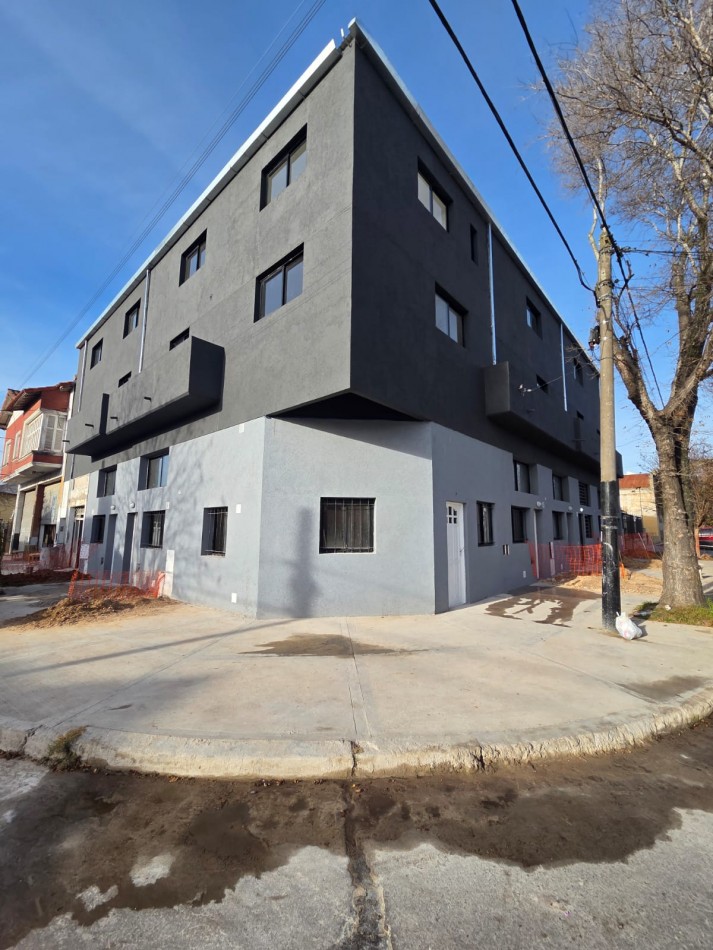 PH EN VENTA. 3 AMBIENTES A ESTRENAR. PRIMER PISO POR ESCALERA. DON BOSCO