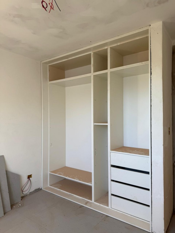 DUPLEX DE 2 AMBIENTES Y MEDIO CON COCHERA A ESTRENAR. VILLA PRIMERA