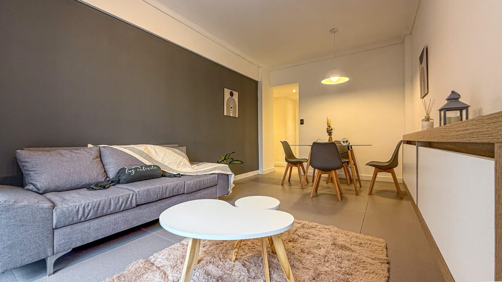 DEPARTAMENTO DE 2 AMBIENTES CON DEPENDENCIA. A LA CALLE CON BALCON.