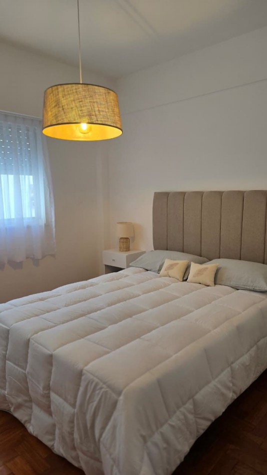 DEPARTAMENTO 2 AMBIENTES RECICLADO CON MUEBLES Y COCHERA CUBIERTA