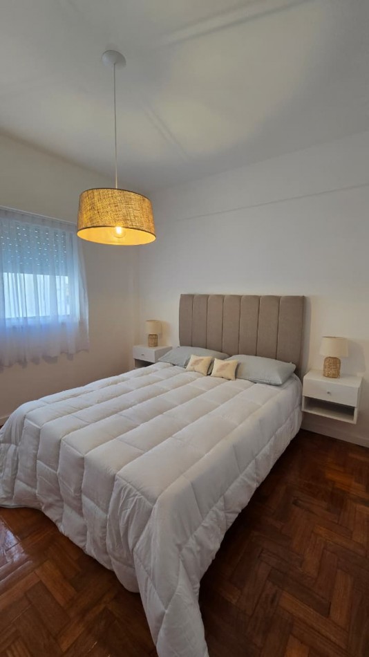 DEPARTAMENTO 2 AMBIENTES RECICLADO CON MUEBLES Y COCHERA CUBIERTA