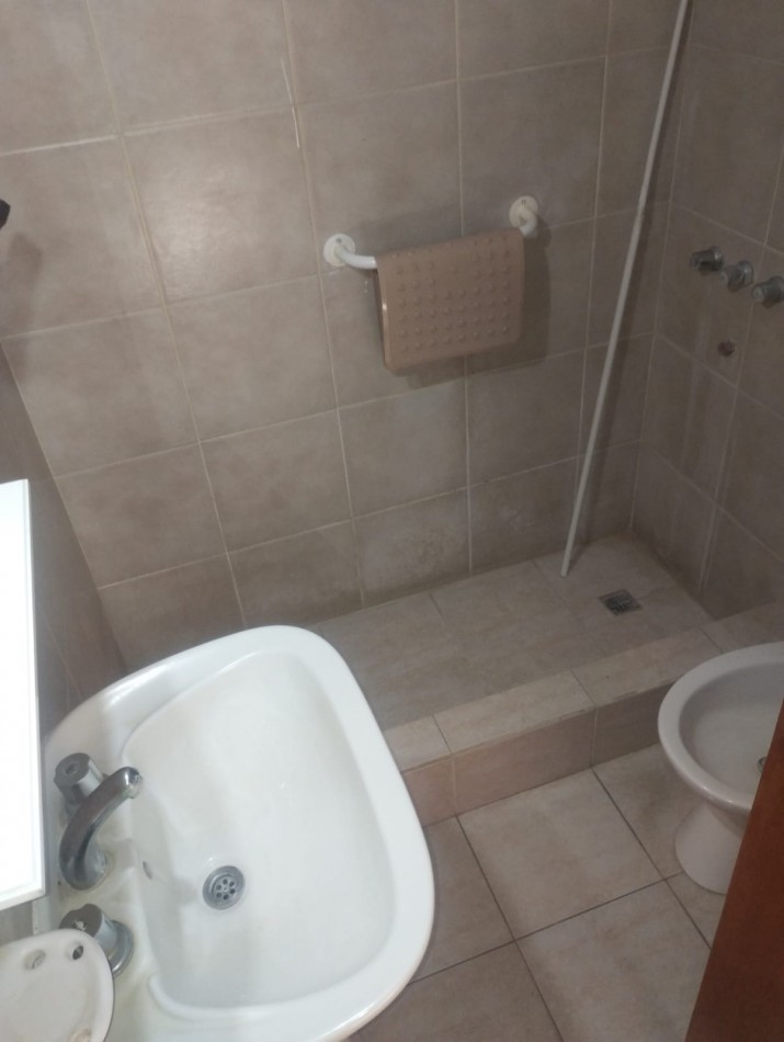 ALQUILER 24 MESES. PH 2 AMBIENTES EN PRIMER PISO POR ESCALERA. TROTADORA. PUNTA MOGOTES