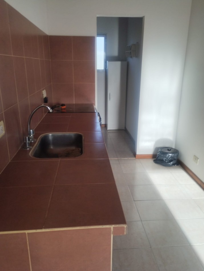 ALQUILER 24 MESES. PH 2 AMBIENTES EN PRIMER PISO POR ESCALERA. TROTADORA. PUNTA MOGOTES