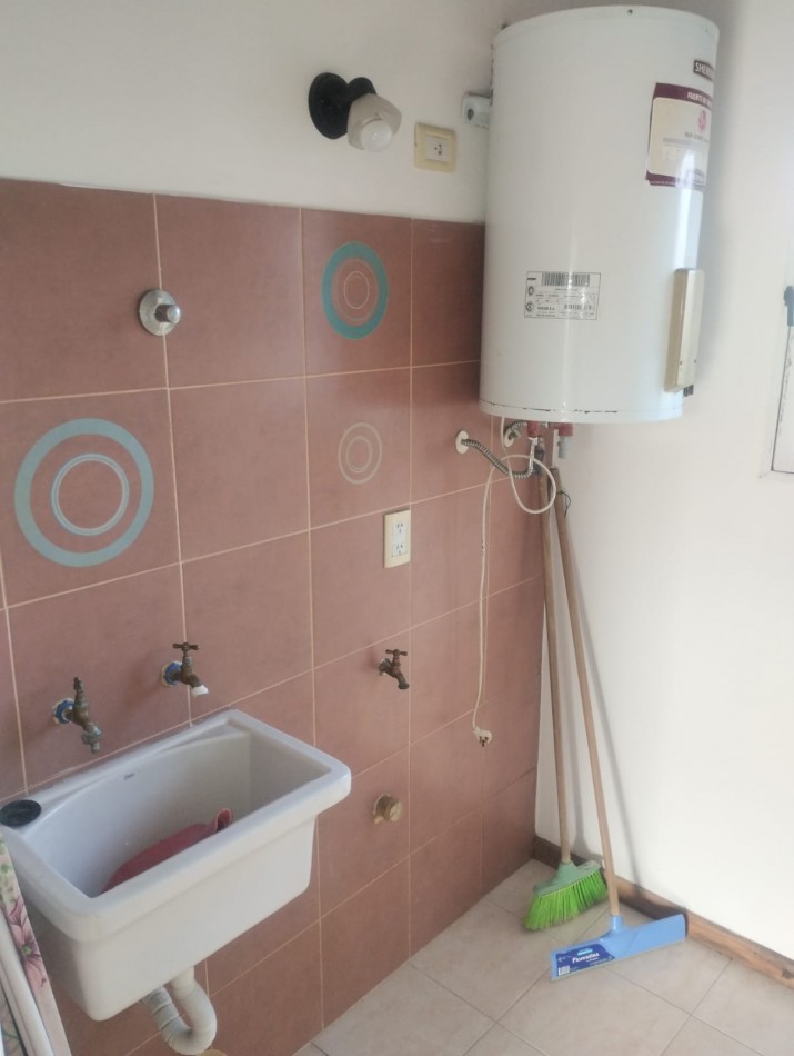 ALQUILER 24 MESES. PH 2 AMBIENTES EN PRIMER PISO POR ESCALERA. TROTADORA. PUNTA MOGOTES