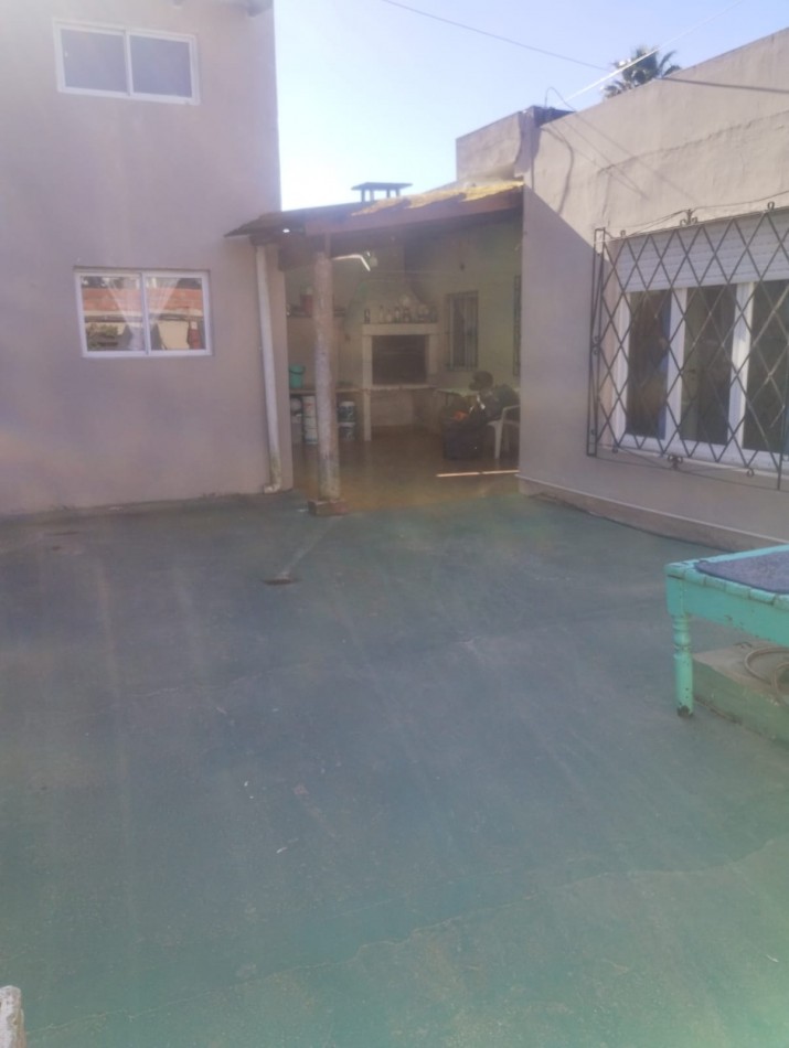 PH DE 3 AMBIENTES CON PATIO Y PARRILLA. BARRIO LAS LILAS 