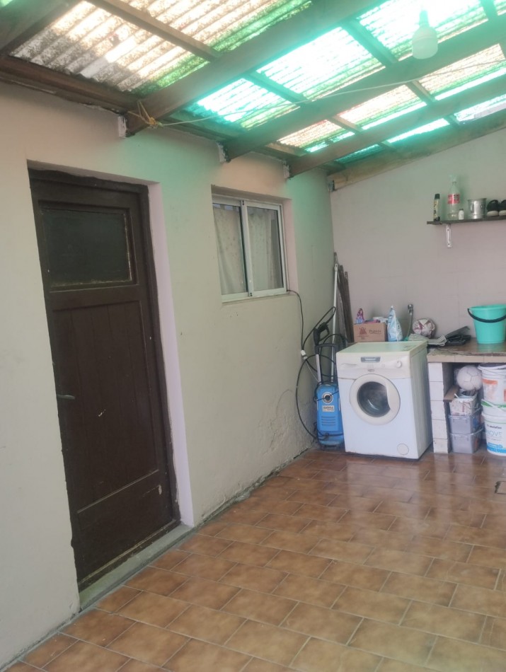 PH DE 3 AMBIENTES CON PATIO Y PARRILLA. BARRIO LAS LILAS 