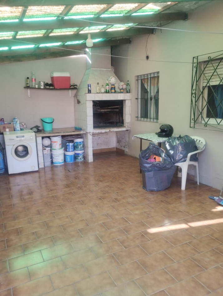 PH DE 3 AMBIENTES CON PATIO Y PARRILLA. BARRIO LAS LILAS 