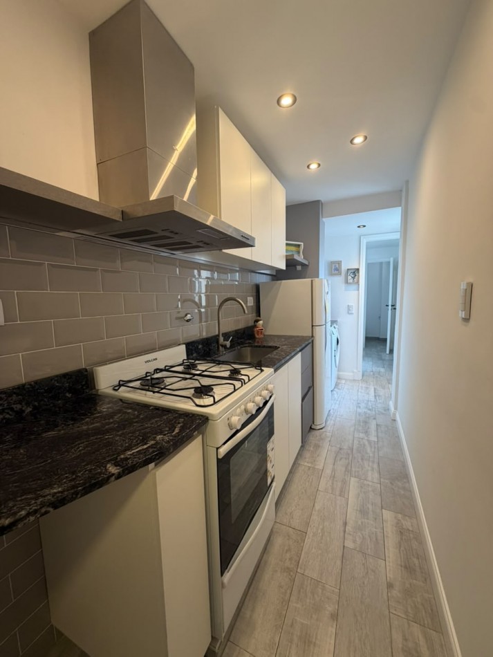 DEPARTAMENTO DE 2 AMBIENTES CON BALCON SALIENTE Y DEPENDENCIA.