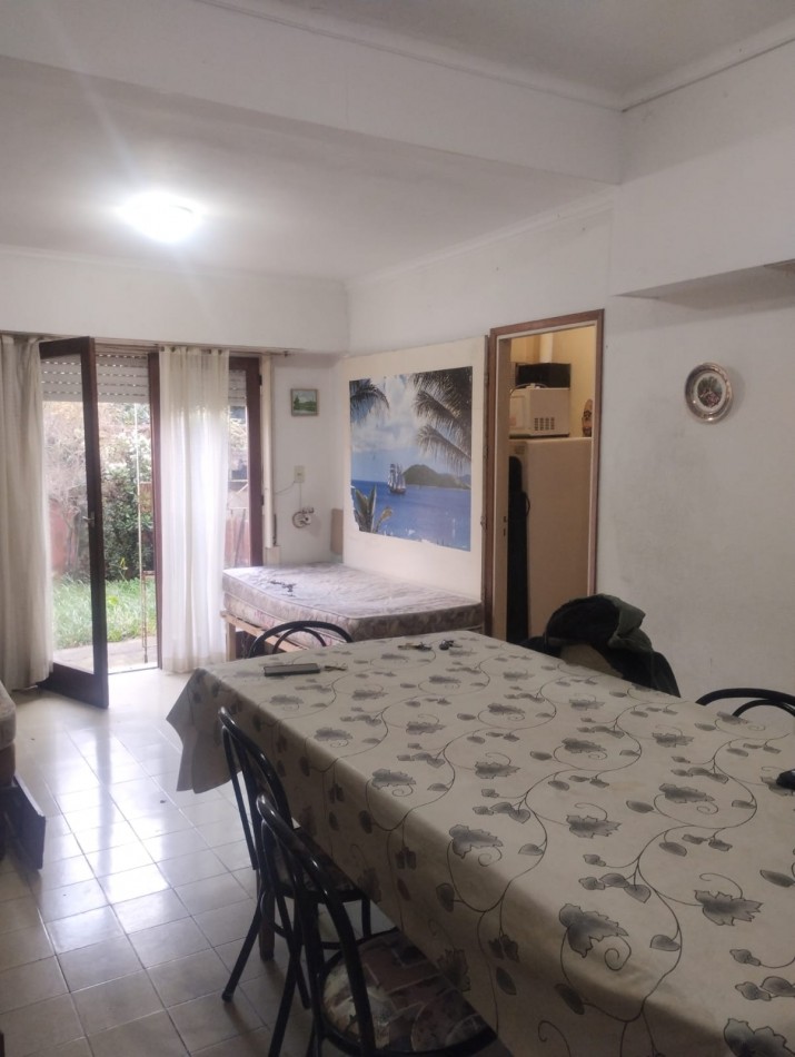PH DE 2 AMBIENTES AMPLIOS CON PATIO Y JARDIN. PUNTA MOGOTES