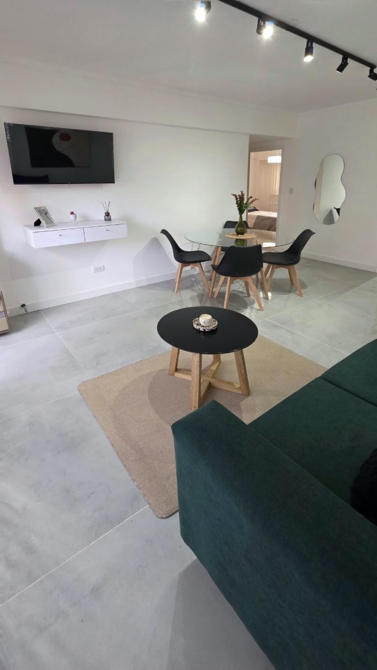 DEPARTAMENTO DE 3 AMBIENTES CON BALCON Y COCHERA FIJA
