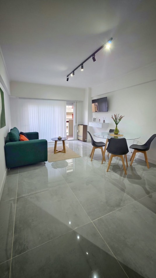 DEPARTAMENTO DE 3 AMBIENTES CON BALCON Y COCHERA FIJA