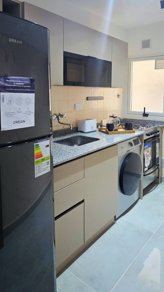 DEPARTAMENTO DE 3 AMBIENTES CON BALCON Y COCHERA FIJA