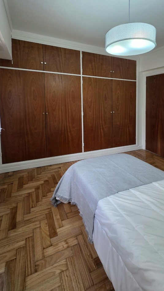 DEPARTAMENTO DE 3 AMBIENTES CON BALCON Y COCHERA FIJA