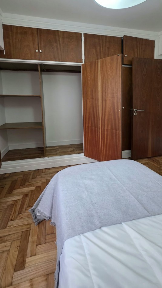DEPARTAMENTO DE 3 AMBIENTES CON BALCON Y COCHERA FIJA