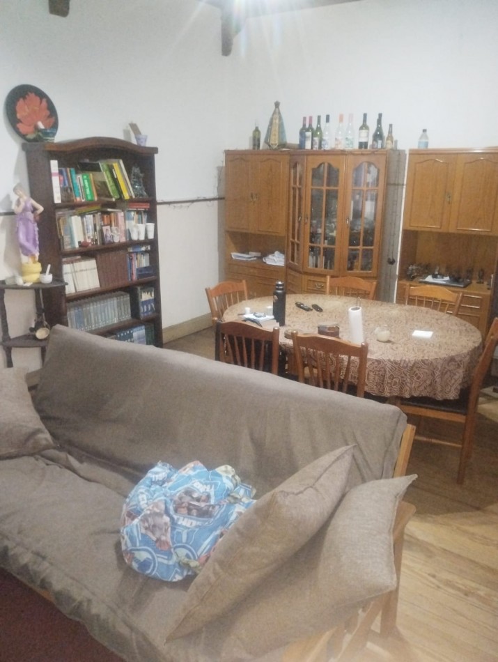 CASONA 3 AMBIENTES CON DEPENDENCIA. LA PERLA