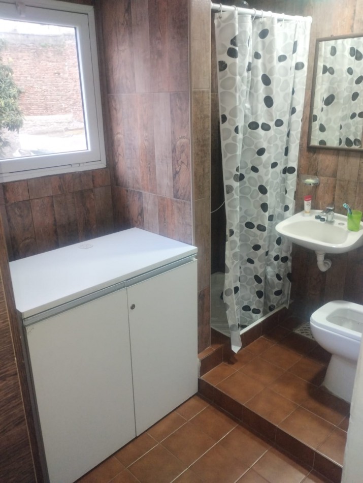 CASONA 3 AMBIENTES CON DEPENDENCIA. LA PERLA