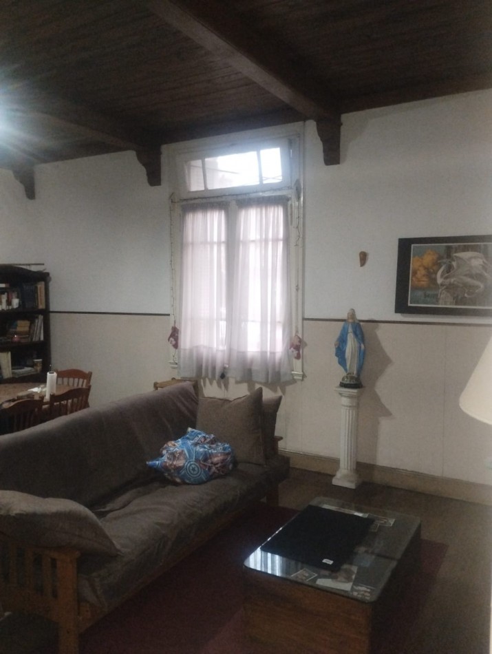 CASONA 3 AMBIENTES CON DEPENDENCIA. LA PERLA