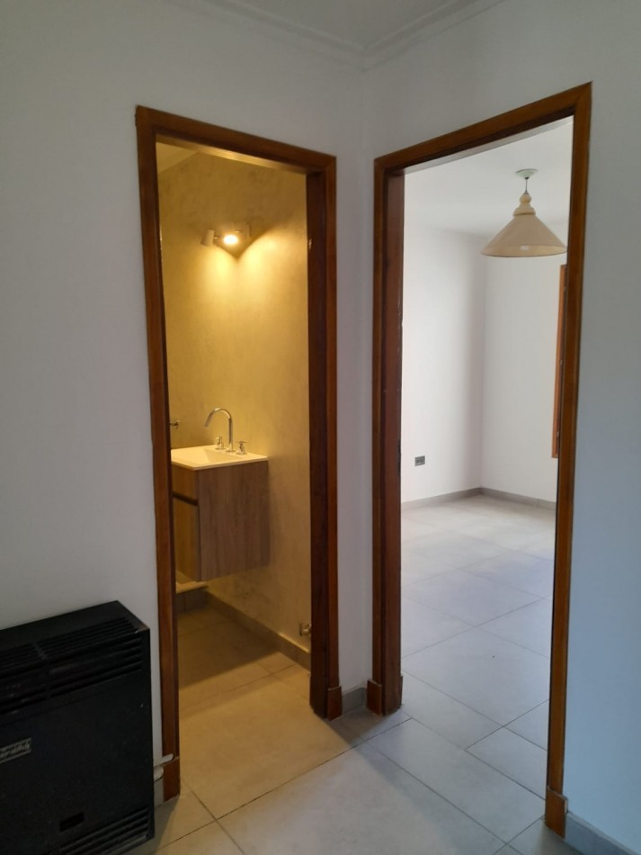 CHALET EN PH 4 AMBIENTES RECICLADO. CON RENTA. BARRIO CONSTITUCION. APTO CREDITO