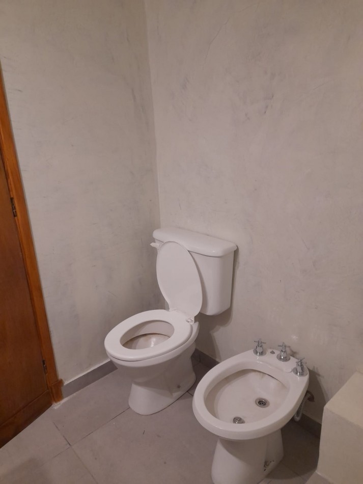 CHALET EN PH 4 AMBIENTES RECICLADO. CON RENTA. BARRIO CONSTITUCION. APTO CREDITO