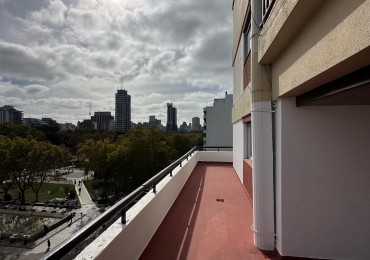 DEPARTAMENTO DE 4 AMBIENTES A LA CALLE CON BALCON TERRAZA. COCHERA CUBIERTA. 