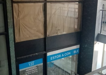 2 LOCALES EN DUPLEX CON ACCESOS INDEPENDIENTES EN GALERIA DE LURO E INDEPENDENCIA. OPORTUNIDAD