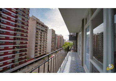 DEPARTAMENTO DE 3 AMBIENTES AL FRENTE CON BALCON. LURO Y SANTIAGO DEL ESTERO