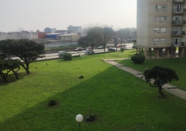 DEPARTAMENTO DE 3 AMBIENTES CON BALCON SALIENTE Y VISTA ABIERTA. SUPER LUMINOSO. CON RENTA,