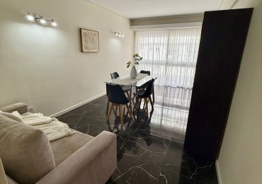 DEPARTAMENTO DE 2 AMBIENTES A LA CALLE CON BALCON SALIENTE. DEPENDENCIAL MUY LUMINOSO. PLAZA COLON.